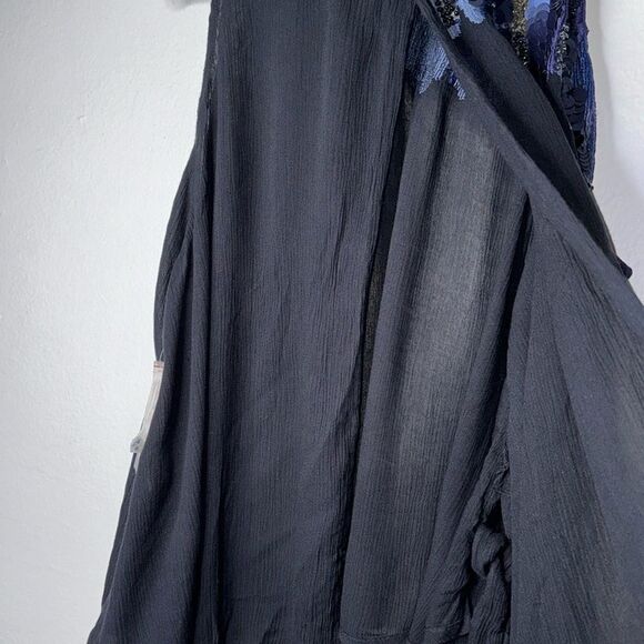 All About You Embellished Cold Shoulder Size Medium - Picture 10 of 10